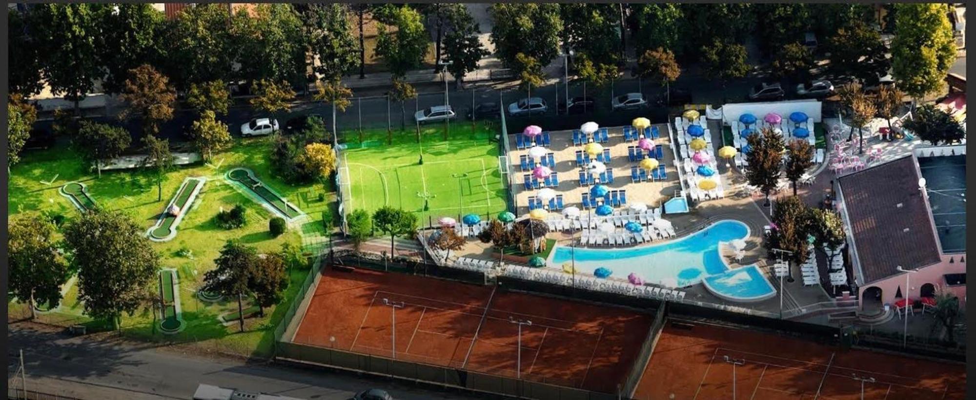 Hotel Savoia เชเซนาติโก ภายนอก รูปภาพ
