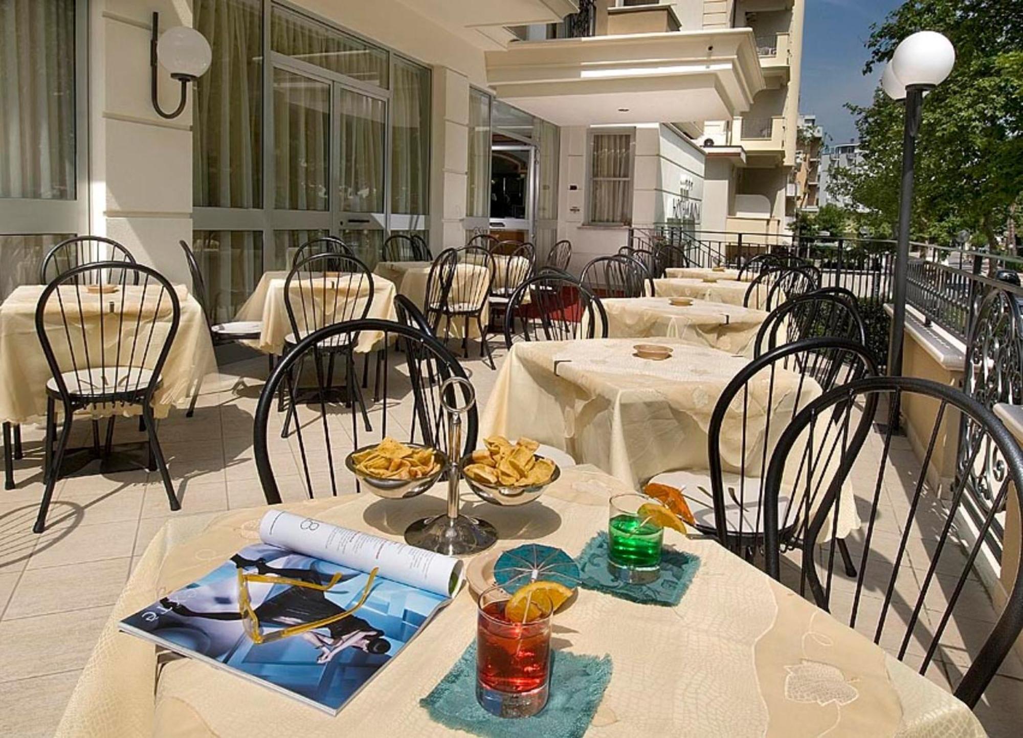 Hotel Savoia เชเซนาติโก ภายนอก รูปภาพ