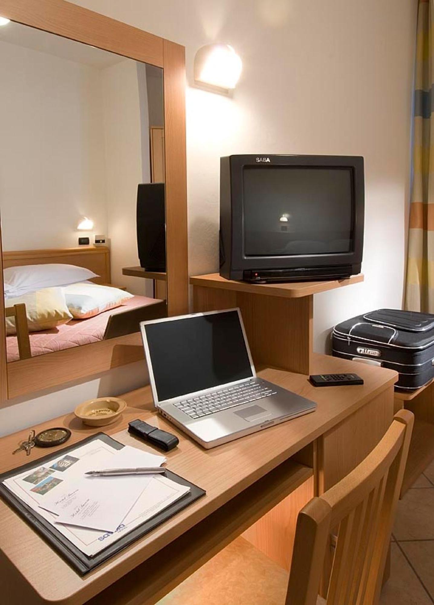 Hotel Savoia เชเซนาติโก ภายนอก รูปภาพ